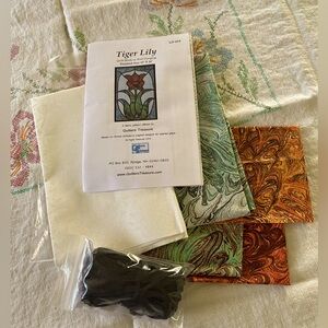 🆕Tiger Lily Quilting Kit+Fabric🆕